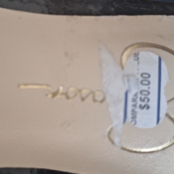 Beautiful  Jessica Simpson Lollah Square Toe Ankle Strap Pumps size 37 1/2M-38 - Picture 8 of 8